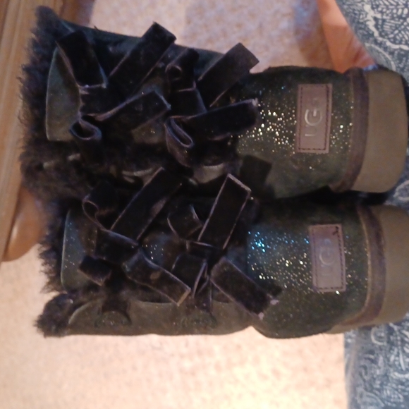 Woman's ugg boots - Picture 3 of 7